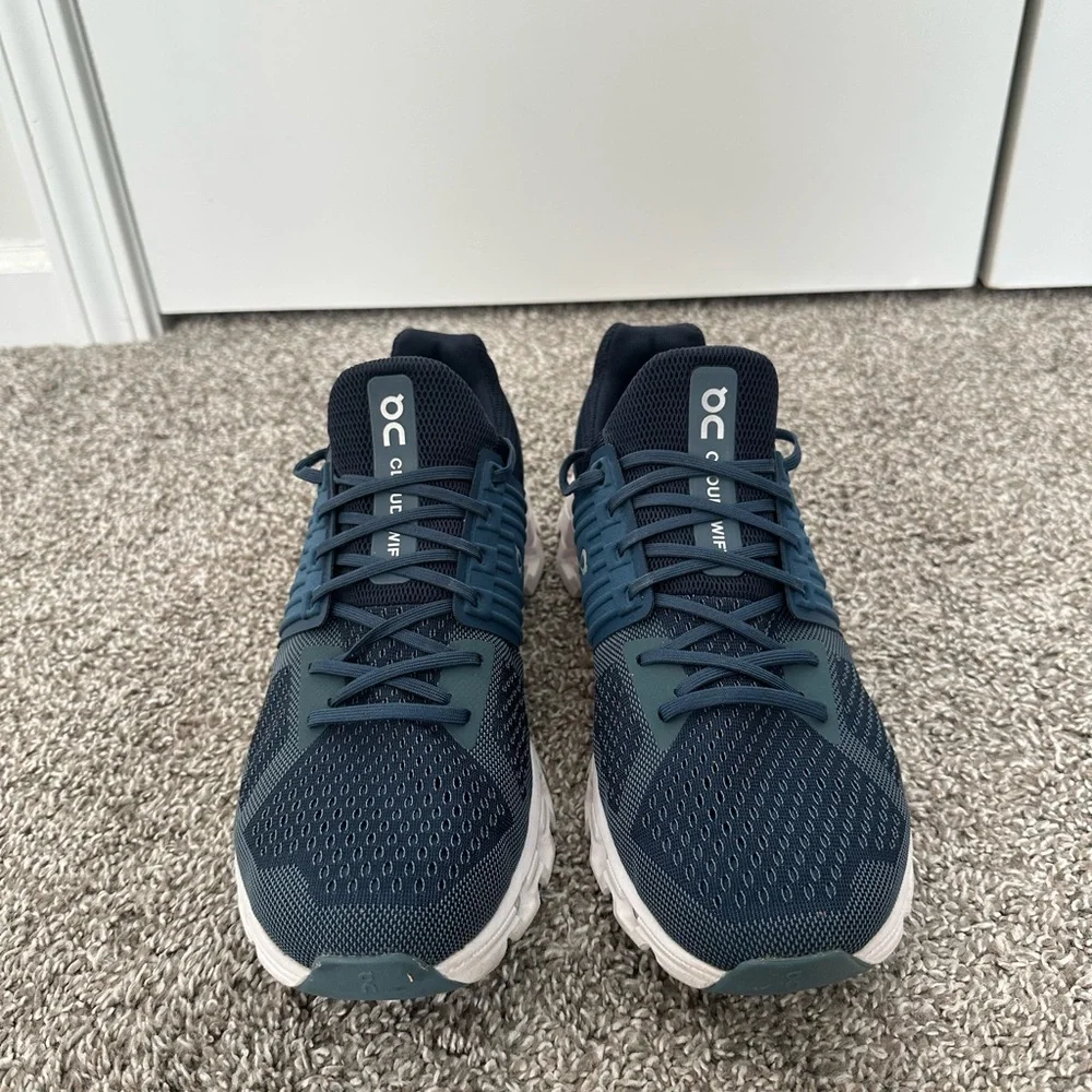 On Running Blue Cloudswift Tennis Shoes - Picture 2 of 5